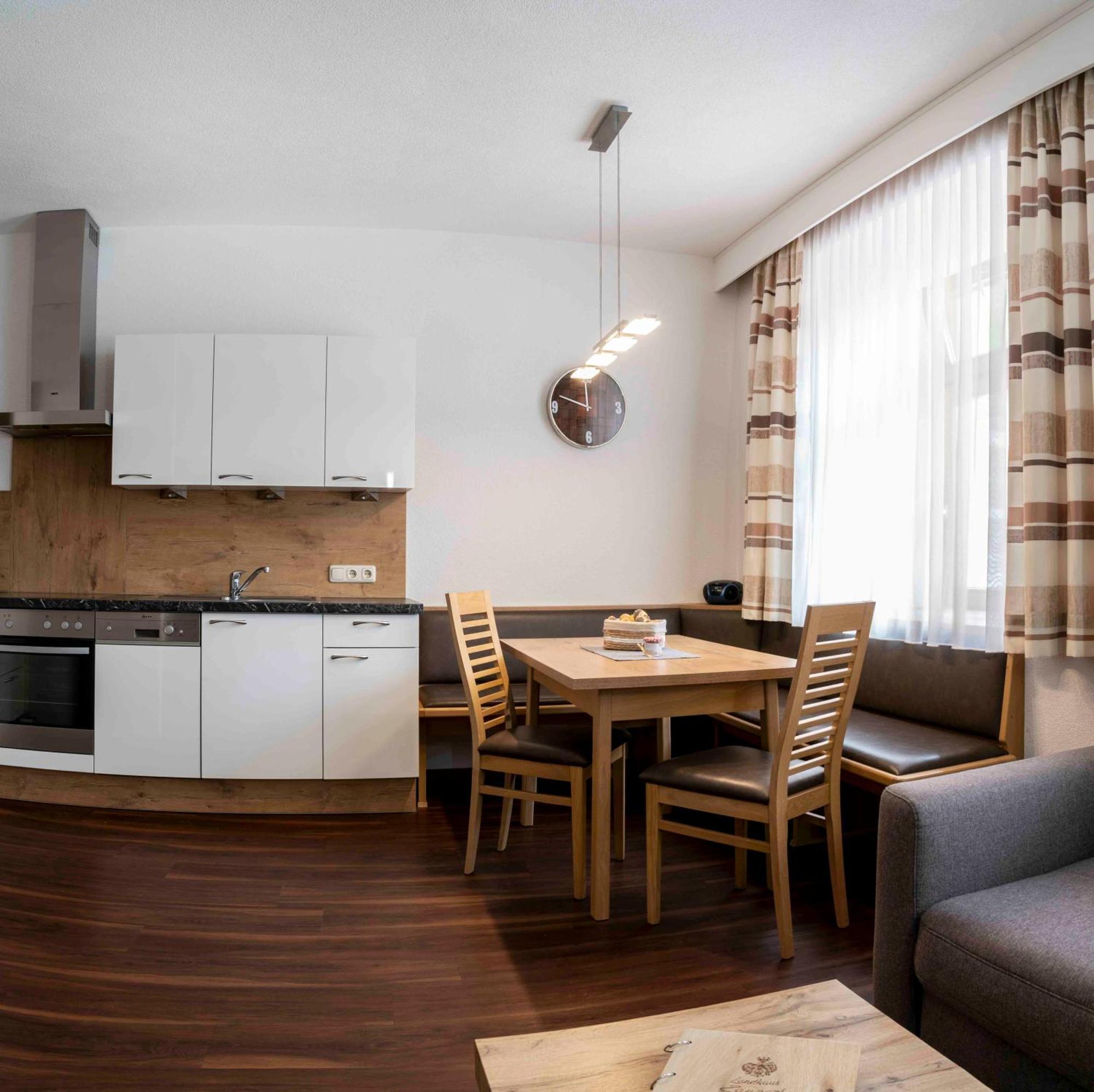Landhaus Zangerl - Kobelerhof Landeck Bilik gambar